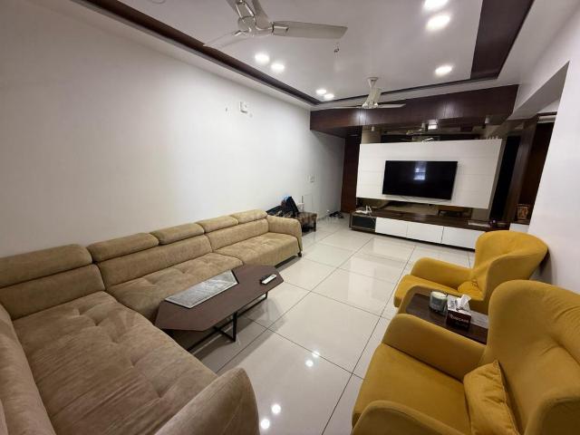 4 BHK Apartment in Bopal for rent Ahmedabad. The reference number is 19998934