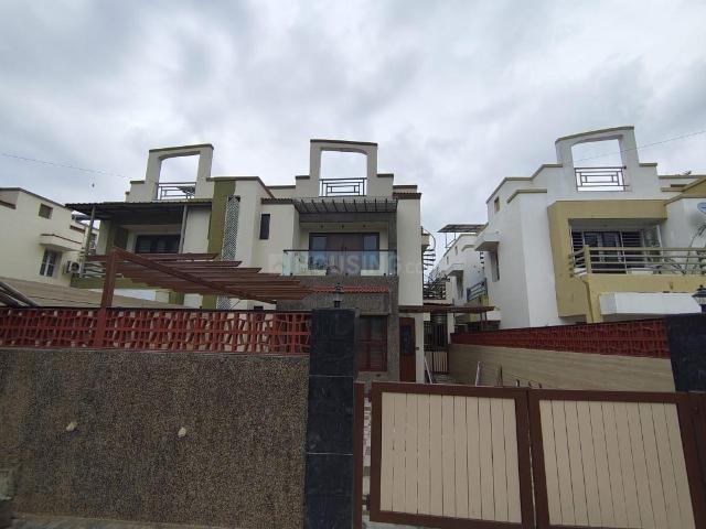 4 BHK Apartment in Bopal for resale Ahmedabad. The reference number is 19994799