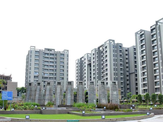 4 BHK Apartment in Bopal for resale Ahmedabad. The reference number is 20890985