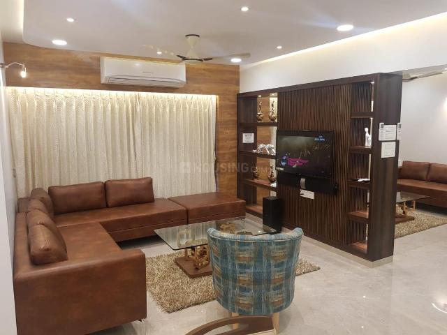 4 BHK Apartment in Borivali West for resale Mumbai. The reference number is 18672555