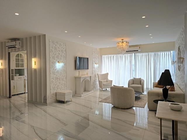 4 BHK Apartment in Bandra West for rent Mumbai. The reference number is 19856013