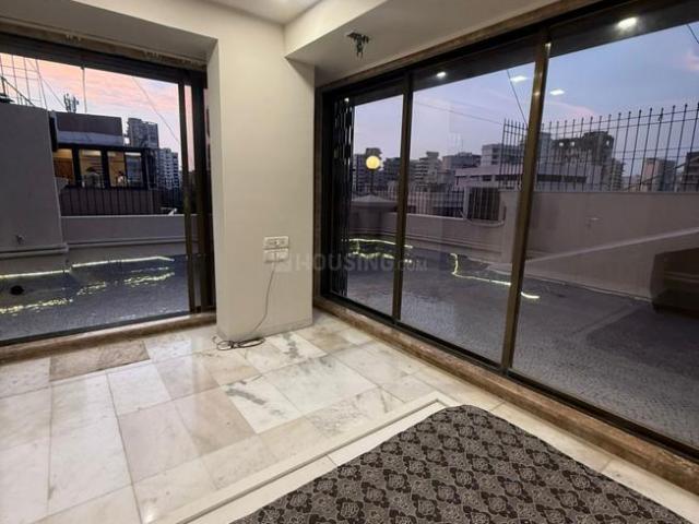4 BHK Apartment in Bandra West for rent Mumbai. The reference number is 19972005