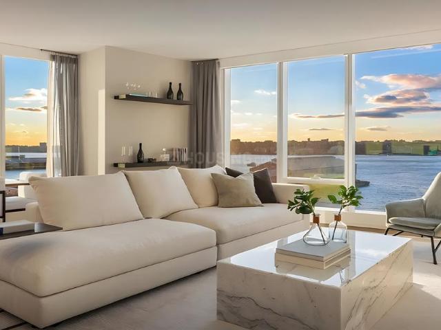 4 BHK Apartment in Bandra West for resale Mumbai. The reference number is 19449870