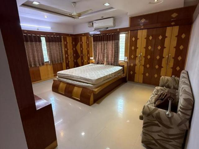 4 BHK Apartment in Basheer Bagh for resale Hyderabad. The reference number is 19685285
