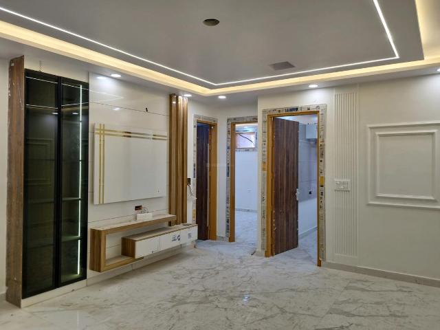 4 BHK Apartment in Bharat Vihar for resale New Delhi. The reference number is 18992022