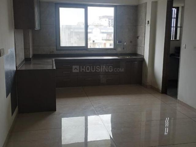 4 BHK Apartment in Bhayli for rent Vadodara. The reference number is 17771987