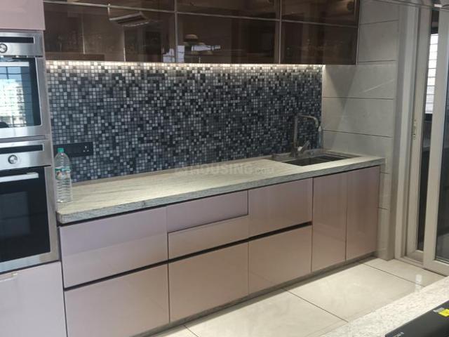 4 BHK Apartment in Bhimrad for rent Surat. The reference number is 19766328