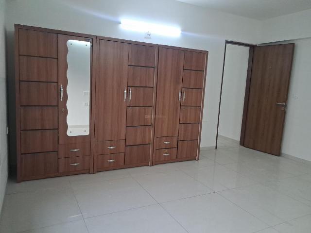 4 BHK Apartment in Gota for rent Ahmedabad. The reference number is 19623956