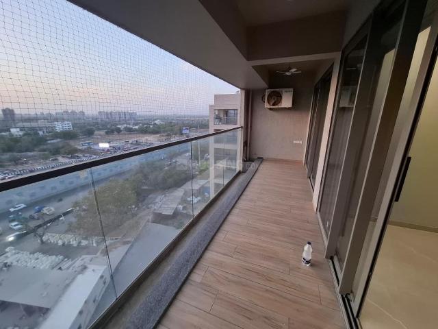 4 BHK Apartment in Gota for rent Ahmedabad. The reference number is 20302646