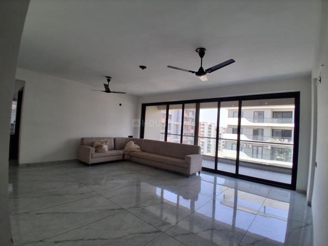 4 BHK Apartment in Gotri for rent Vadodara. The reference number is 20296241