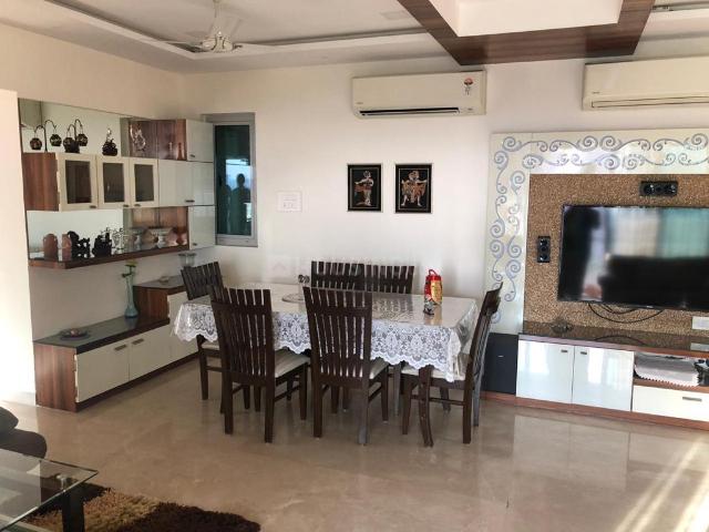 4 BHK Apartment in Goregaon East for rent Mumbai. The reference number is 16785136