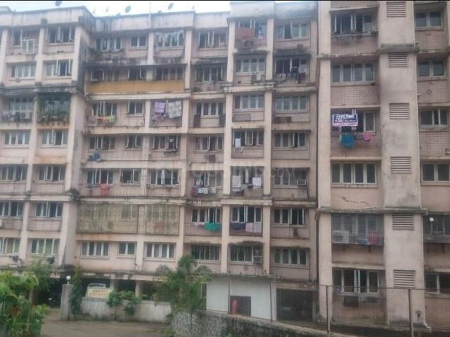 4 BHK Apartment in Goregaon East for resale Mumbai. The reference number is 14953312