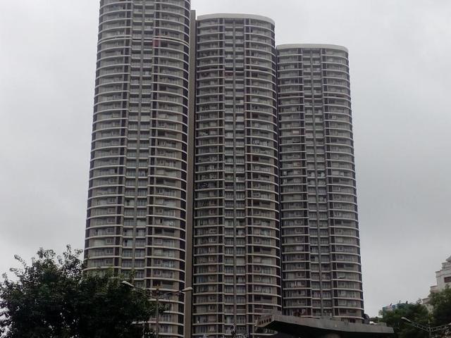 4 BHK Apartment in Goregaon East for resale Mumbai. The reference number is 20218828