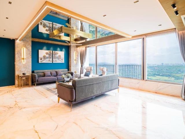 4 BHK Apartment in Goregaon East for resale Mumbai. The reference number is 20678752