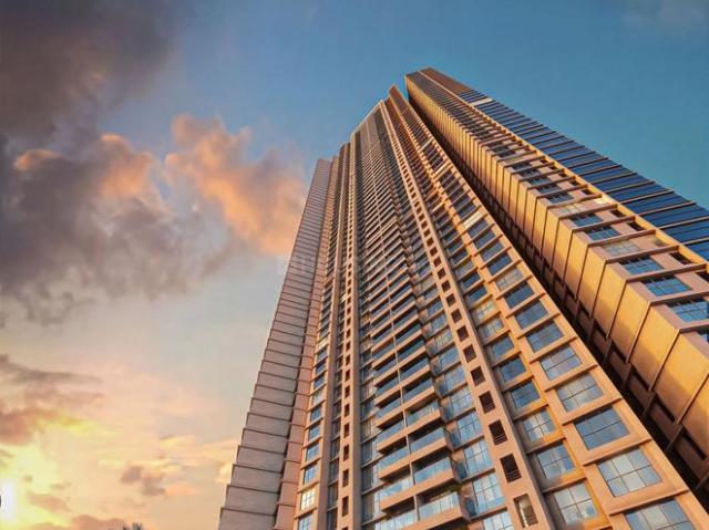 4 BHK Apartment in Goregaon West for resale Mumbai. The reference number is 19736894