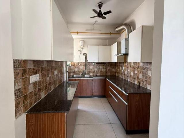 4 BHK Apartment in Gazipur for rent Zirakpur. The reference number is 20318611