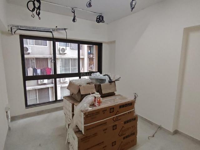 4 BHK Apartment in Ghatkopar East for resale Mumbai. The reference number is 20438179