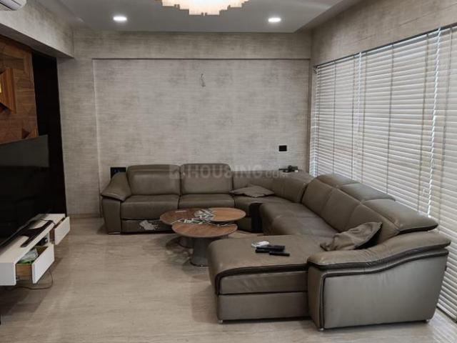 4 BHK Apartment in Gurukul for rent Ahmedabad. The reference number is 20418846