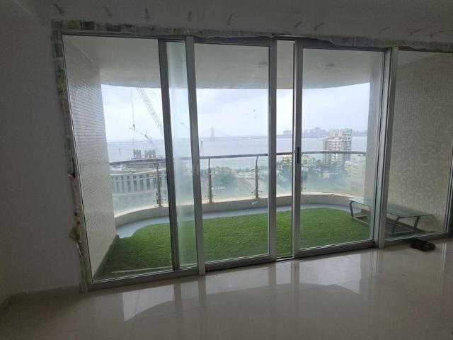 4 BHK Apartment in Dadar West for rent Mumbai. The reference number is 20889579