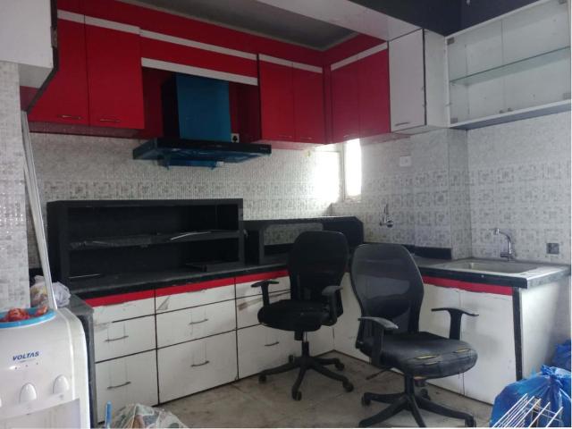 4 BHK Apartment in Dhakuria for resale Kolkata. The reference number is 19516522