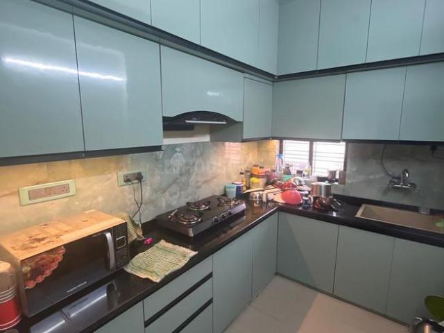 4 BHK Apartment in Dhakuria for resale Kolkata. The reference number is 20052592