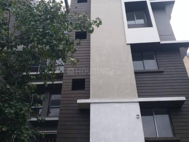 4 BHK Apartment in Dhakuria for resale Kolkata. The reference number is 20496166