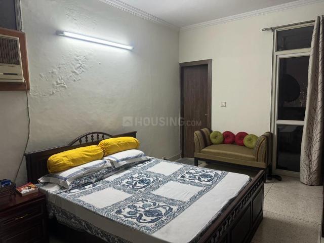 4 BHK Apartment in DLF Phase 1 for rent Gurgaon. The reference number is 20340875