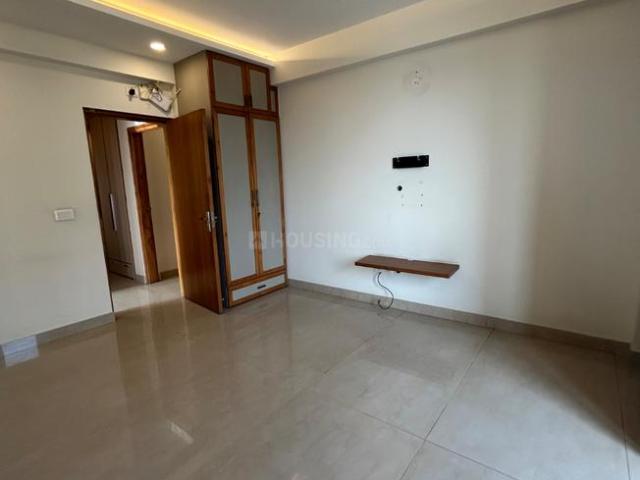 4 BHK Apartment in DLF Phase 2 for rent Gurgaon. The reference number is 19209144