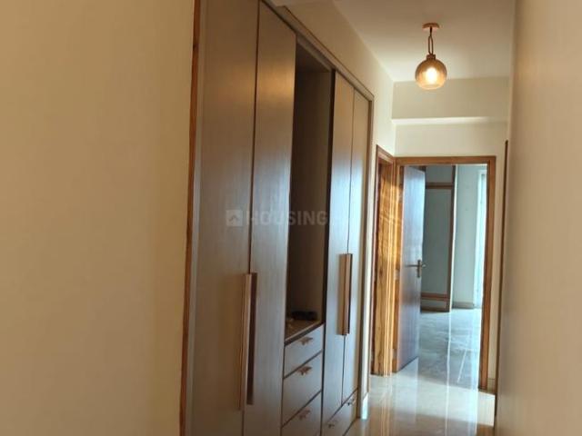 4 BHK Apartment in DLF Phase 2 for rent Gurgaon. The reference number is 19468301