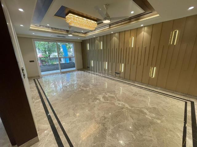 4 BHK Apartment in DLF Phase 2 for rent Gurgaon. The reference number is 19700571