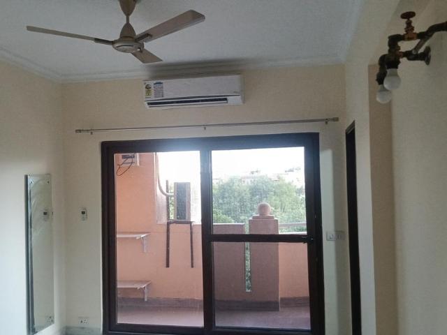 4 BHK Apartment in DLF Phase 2 for rent Gurgaon. The reference number is 21012136