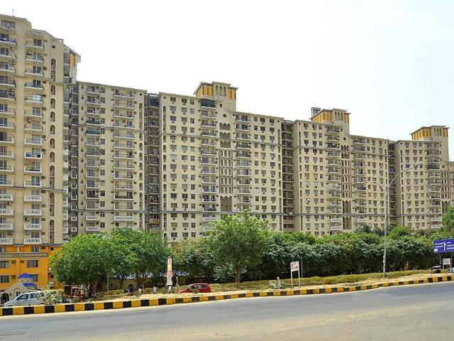 4 BHK Apartment in DLF Phase 2 for resale Gurgaon. The reference number is 20580538