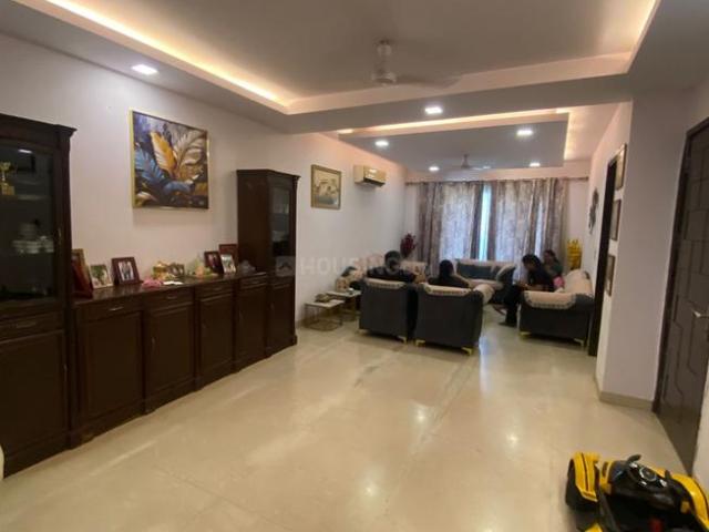 4 BHK Apartment in DLF Phase 5 for rent Gurgaon. The reference number is 18473084