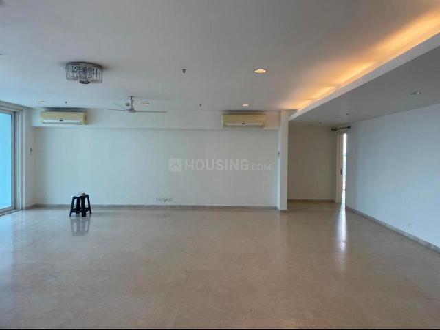 4 BHK Apartment in DLF Phase 5 for rent Gurgaon. The reference number is 18599651