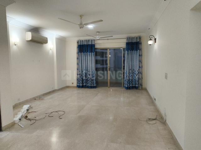 4 BHK Apartment in DLF Phase 5 for rent Gurgaon. The reference number is 19282008