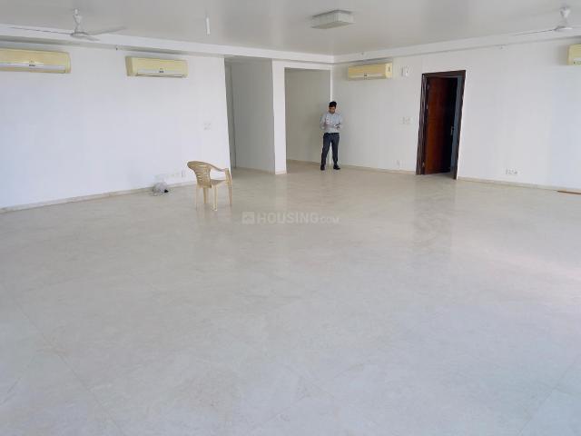4 BHK Apartment in DLF Phase 5 for rent Gurgaon. The reference number is 20049005