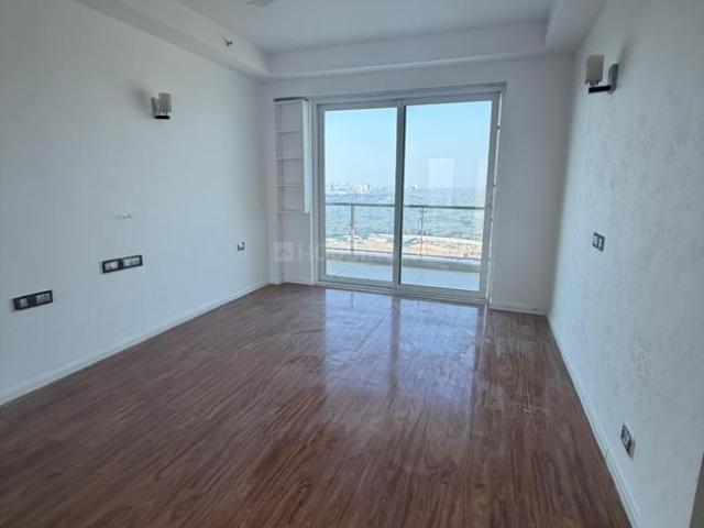 4 BHK Apartment in DLF Phase 5 for rent Gurgaon. The reference number is 20061577