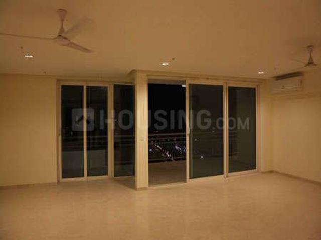 4 BHK Apartment in DLF Phase 5 for rent Gurgaon. The reference number is 20024130