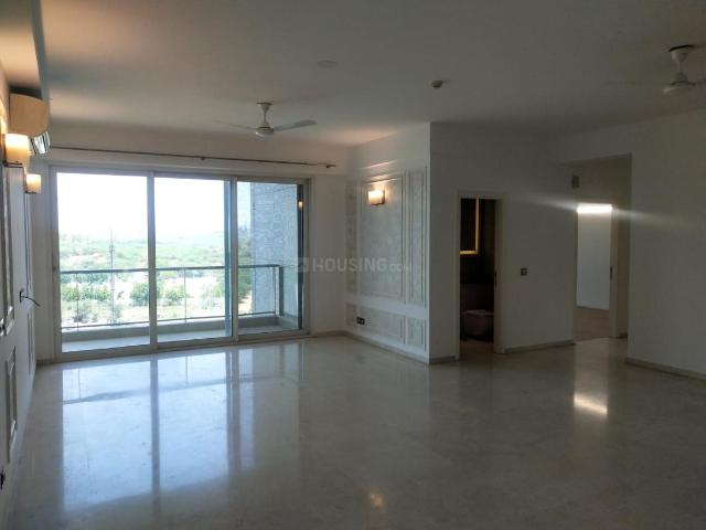 4 BHK Apartment in DLF Phase 5 for rent Gurgaon. The reference number is 20189467