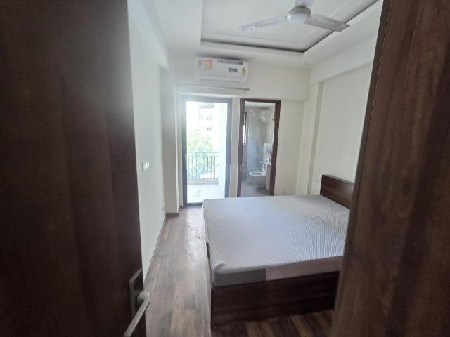 4 BHK Apartment in DLF Phase 5 for rent Gurgaon. The reference number is 20660581
