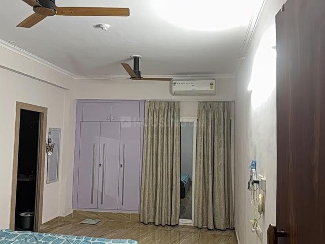 4 BHK Apartment in Eta II for resale Greater Noida. The reference number is 19574466