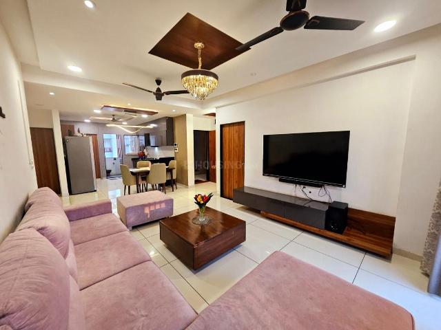 4 BHK Apartment in Fatehgunj for rent Vadodara. The reference number is 17182585