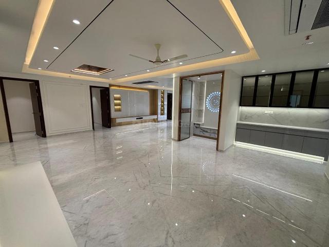 4 BHK Apartment in Kondapur for rent Hyderabad. The reference number is 20734647