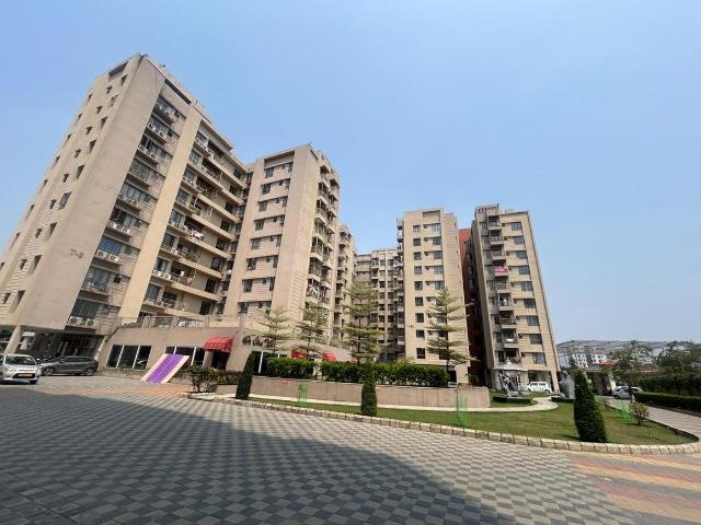 4 BHK Apartment in Kahilipara for rent Guwahati. The reference number is 19927212