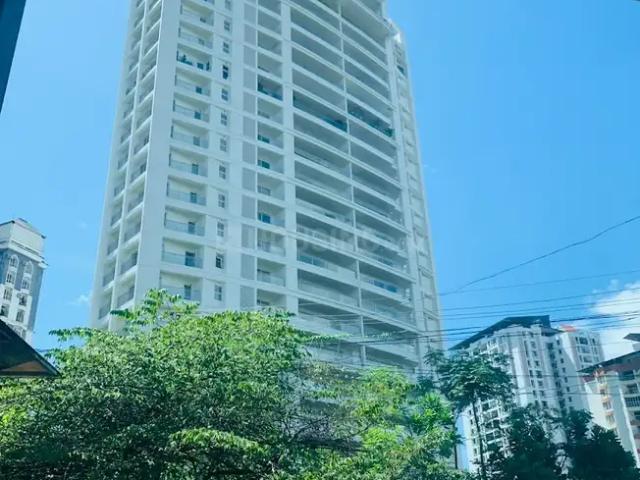 4 BHK Apartment in Kaloor for resale Kochi. The reference number is 19894800