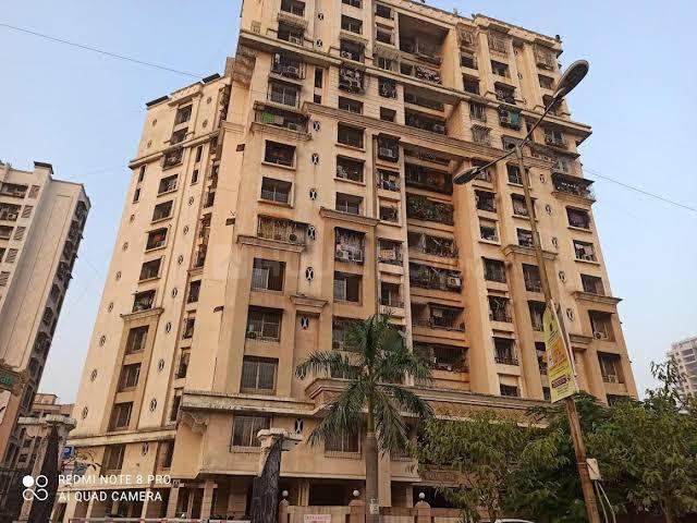 4 BHK Apartment in Kalyan West for resale Kalyan. The reference number is 9987098