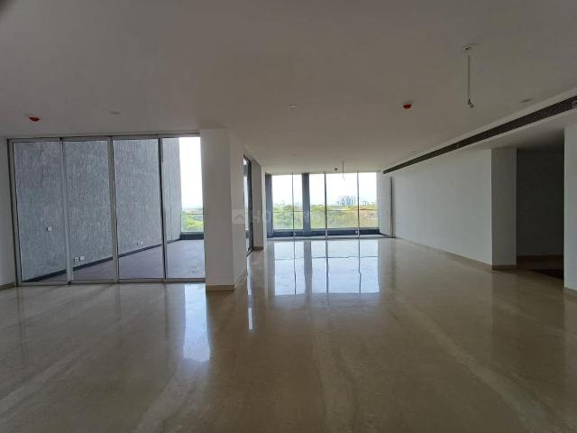 4 BHK Apartment in Kalyani Nagar for resale Pune. The reference number is 14321080