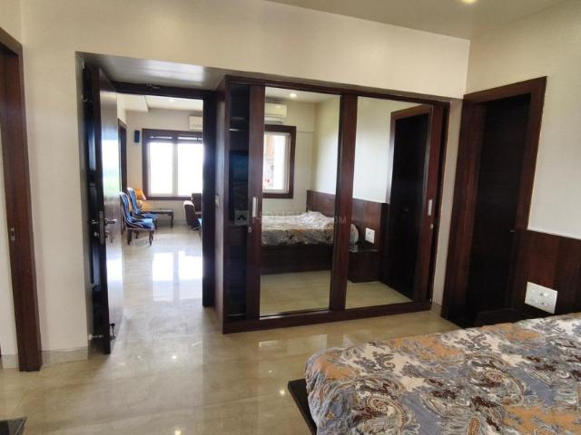 4 BHK Apartment in Kalyani Nagar for resale Pune. The reference number is 20980167