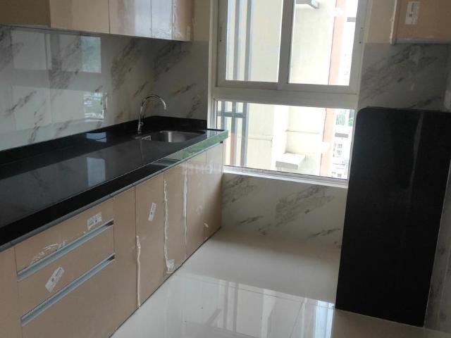 4 BHK Apartment in Kandivali East for rent Mumbai. The reference number is 18368886