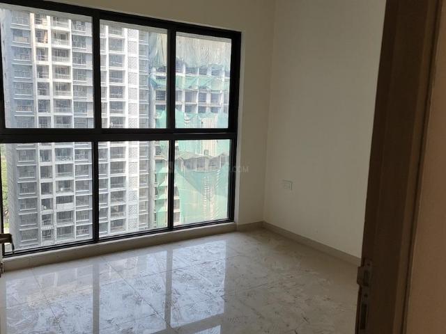 4 BHK Apartment in Kandivali East for resale Mumbai. The reference number is 19878899